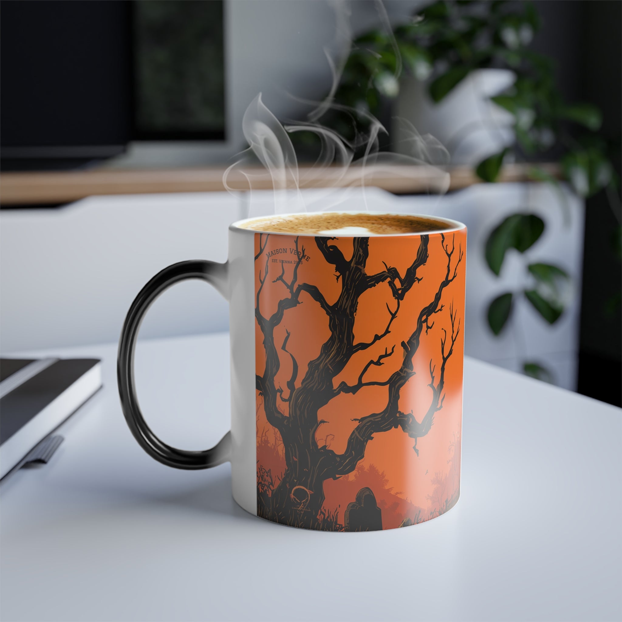 Maison Verne Halloween Ltd. Edition Zaubertasse "Haunted Horizon" - 🎃👻 Wicked Elegance No. 16 👻🎃