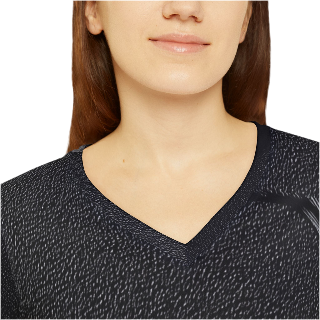 Maison Verne Halloween Ltd. Edition Plus Size Damen Halloween V-Neck Shirt - Wicked Elegance No. 08